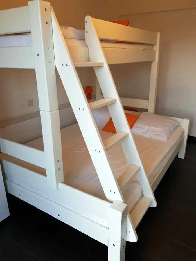 Modern Appartement Met Frontaal Zeezicht En Prive Parking Knokke-Heist Bagian luar foto