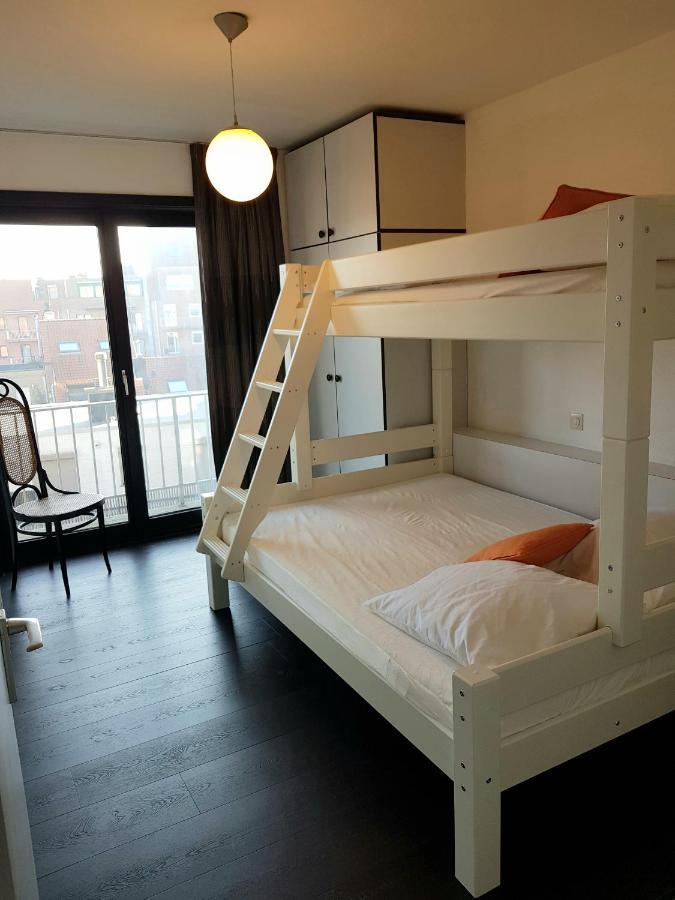 Modern Appartement Met Frontaal Zeezicht En Prive Parking Knokke-Heist Bagian luar foto